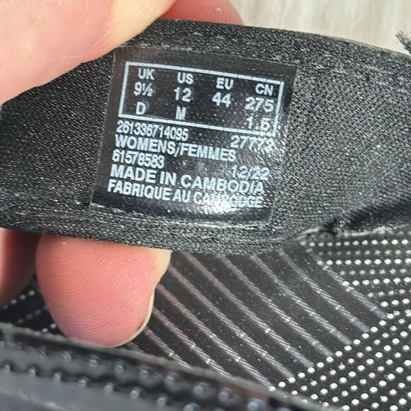 Clarks Cloudsteppers Like New Black Sea Breeze Thong Sandals Sz 9.5 - Picture 5 of 6